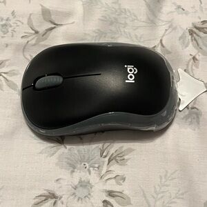 Black Wireless Mouse